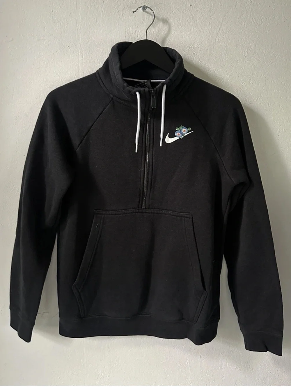 Nike Women’s Floral Swoosh Half Zip Pullover Hoodie Black XS Sweatshirt